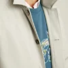 Afrontá los días lluviosos con estilo con la chaqueta italiana Mac de Bonobos