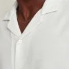 Camisa de cuello camp con corte holgado Camisa de cuello camp con corte holgado