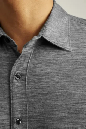 Camisa de merino de alto rendimiento
