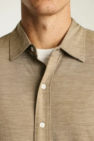 Camisa de merino de alto rendimiento