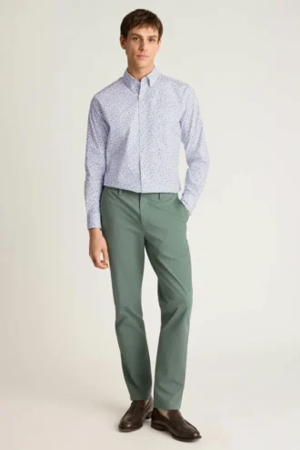 Camisa elástica para el día a día: Camisa de algodón con botones de Bonobos