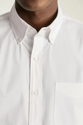 Camisa elástica para el día a día: Camisa de algodón con botones de Bonobos
