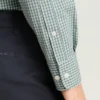 Camisa elástica para el día a día: Camisa de algodón con botones de Bonobos