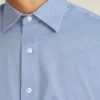 Camisa para ir de la oficina a cenar: camisa con botones sin meter por dentro Camisa para ir de la oficina a cenar: camisa con botones sin meter por dentro