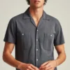 Camisas teñidas en prenda