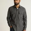 Camisas utilitarias teñidas en prenda