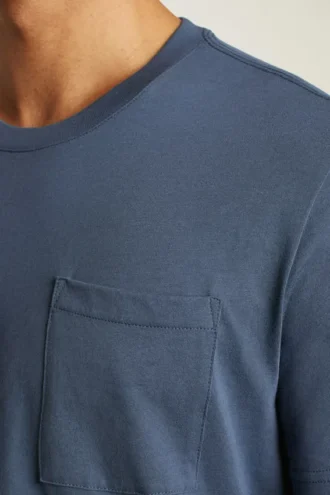 Camiseta con bolsillo de algodón orgánico