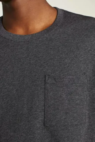 Camiseta con bolsillo de algodón orgánico