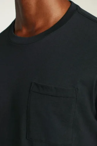 Camiseta con bolsillo de algodón orgánico