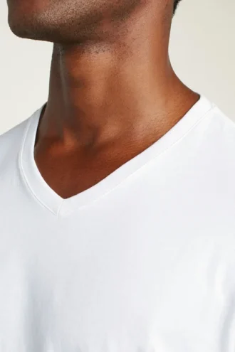 Camiseta de cuello en V de algodón orgánico