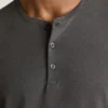 Camiseta Henley de manga corta Jetsetter Performance Camiseta Henley de manga corta Jetsetter Performance