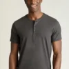 Camiseta Henley de manga corta Jetsetter Performance Camiseta Henley de manga corta Jetsetter Performance
