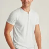 Camiseta Henley de manga corta Jetsetter Performance Camiseta Henley de manga corta Jetsetter Performance
