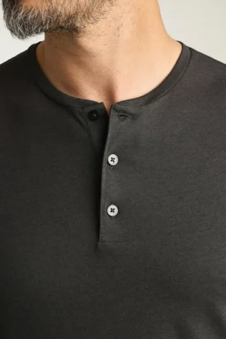 Camiseta Henley de manga larga Jetsetter Performance Camiseta Henley de manga larga Jetsetter Performance