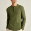 Camiseta Henley ligera de tejido waffle