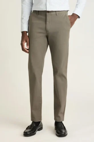 Descubre un estilo desenfadado con los chinos elásticos para hombre 2.0 de Bonobos