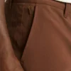 Descubre un estilo desenfadado con los chinos elásticos para hombre 2.0 de Bonobos