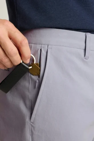 Descubre un estilo desenfadado con los chinos elásticos para hombre 2.0 de Bonobos