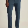 Descubre un estilo desenfadado con los chinos elásticos para hombre 2.0 de Bonobos