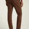 Descubre un estilo desenfadado con los chinos elásticos para hombre 2.0 de Bonobos
