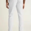 Descubre un estilo desenfadado con los chinos elásticos para hombre 2.0 de Bonobos