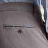 Descubre un estilo desenfadado con los chinos elásticos para hombre 2.0 de Bonobos