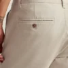 Descubre un estilo desenfadado con los chinos elásticos para hombre 2.0 de Bonobos