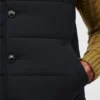 El chaleco de lana elástica acolchada El chaleco de lana elástica acolchada