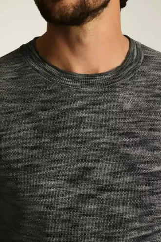 Estilo colorido con el jersey teñido al azar de Bonobos
