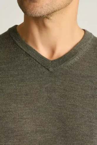 Jersey de cuello en V de lana merino lavable