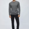 Jersey de cuello redondo con trenzado de algodón y cachemira Jersey de cuello redondo con trenzado de algodón y cachemira