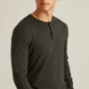 Jersey ligero tipo Henley Jersey ligero tipo Henley