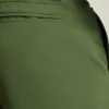 Juega con estilo con los pantalones cortos de golf Highland Tour de Bonobos