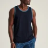 La camiseta sin mangas La camiseta sin mangas