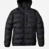La chaqueta acolchada con capucha La chaqueta acolchada con capucha