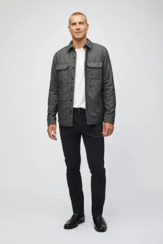 La chaqueta de camisa de algodón
