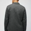 La chaqueta de camisa de algodón La chaqueta de camisa de algodón
