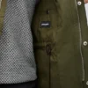 La chaqueta de campo con capucha La chaqueta de campo con capucha