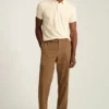 Los elegantes pantalones Navigator. Cómpralos ahora en Bonobos
