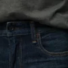 Los vaqueros azules: denim clásico en múltiples lavados Los vaqueros azules: denim clásico en múltiples lavados