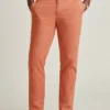 Pantalón chino elástico refinado Pantalón chino elástico refinado