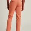 Pantalón chino elástico refinado Pantalón chino elástico refinado