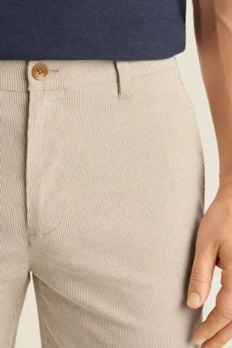 Pantalón chino ligero