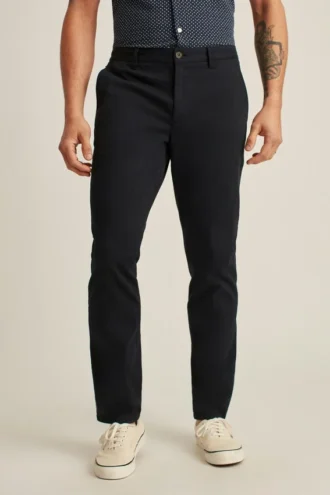 Pantalón chino ligero elástico teñido en prenda