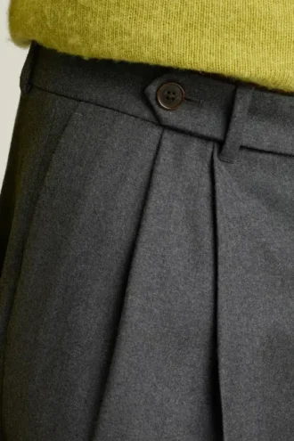 Pantalón de lana plisada italiana