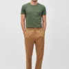 Pantalones chinos elásticos con pliegues Pantalones chinos elásticos con pliegues