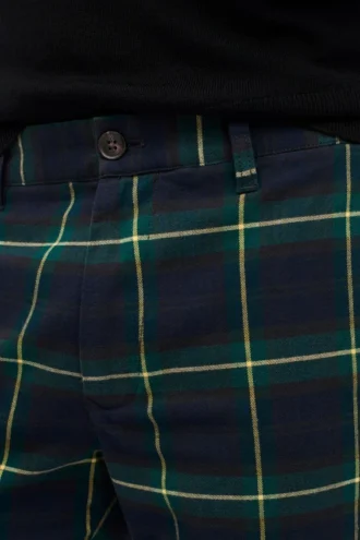 Pantalones chinos elásticos de tartán navideño
