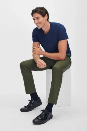 Pantalones chinos técnicos: absorben el sudor, repelen los líquidos y son elásticos