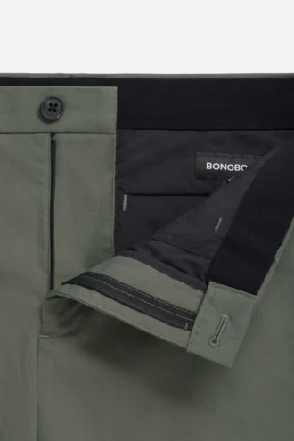Pantalones cortos elásticos de chino técnico