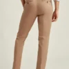 Pantalones de vestir elásticos Bonobos, fáciles de llevar y resistentes a las arrugas